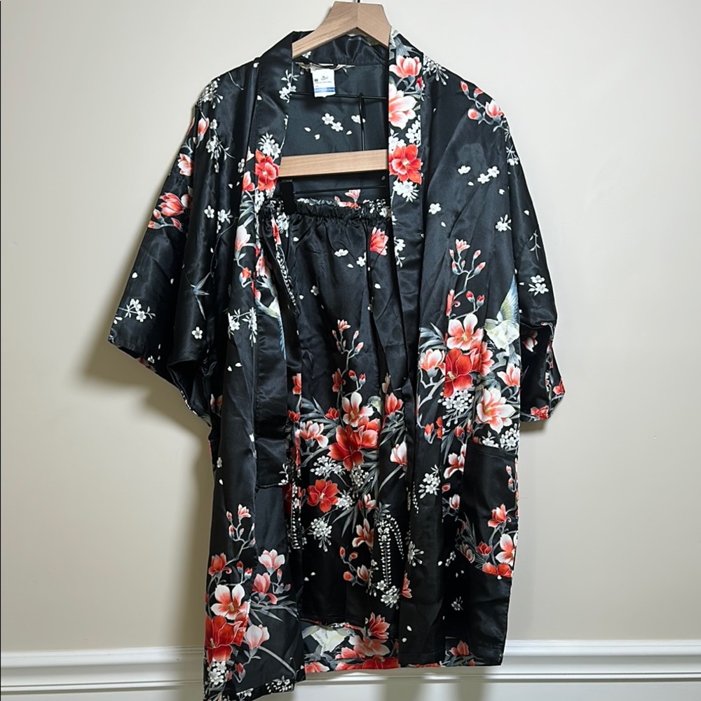 Kimono Robe With Matching Shorts New With Tags